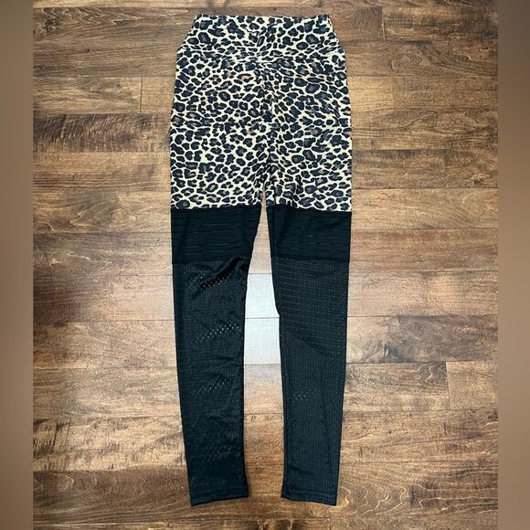 Cheetah Leggings  - Picture 1 of 2